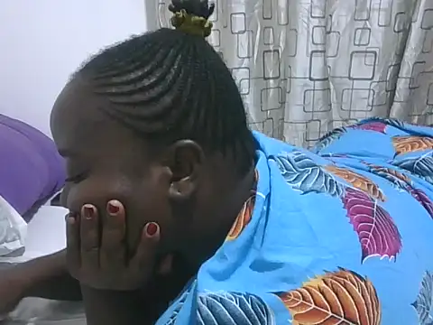 Snapshot of Hotwife8 chatting on 22, 9, 2025 Hotwife8 online show from 22, 9, 2025