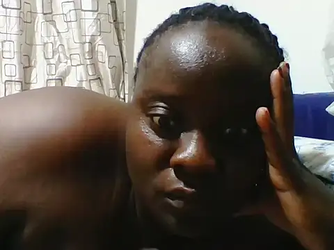 Snapshot of Hotwife8 chatting on 19, 10, 2025 Hotwife8 online show from 19, 10, 2025