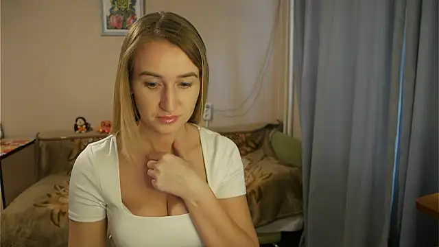 Snapshot of Sophiloren chatting on 22, 3, 2025 Sophiloren online show from 22, 3, 2025