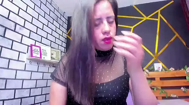 Snapshot of kathina_giraldo chatting on 24, 12, 2024 kathina giraldo online show from 24, 12, 2024
