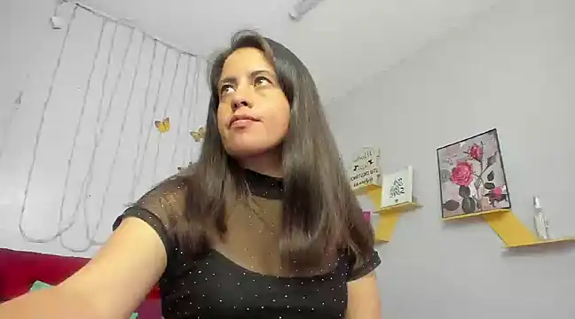 Snapshot of kathina_giraldo chatting on 8, 2, 2025 kathina giraldo online show from 8, 2, 2025