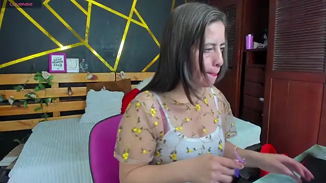 Snapshot of kathina_giraldo chatting on 20, 10, 2025 kathina giraldo online show from 20, 10, 2025