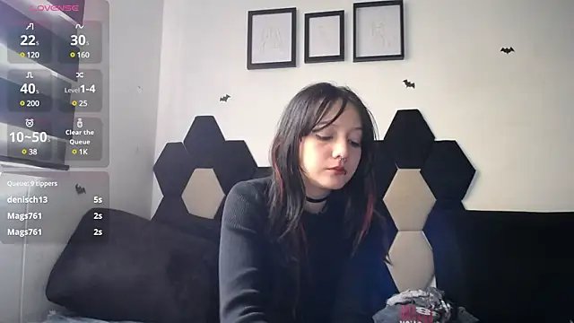 Maki Zein online show from 10, 12, 2024