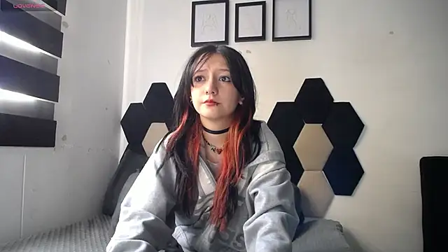 Maki Zein online show from 18, 12, 2024