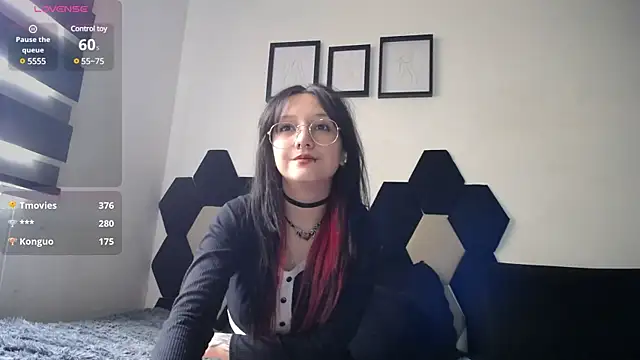 Maki Zein online show from 3, 1, 2025