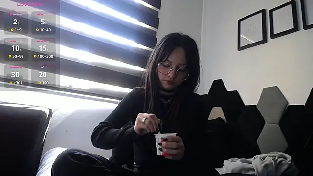 Maki Zein online show from 14, 1, 2025