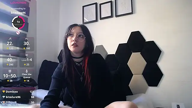 Maki Zein online show from 14, 1, 2025