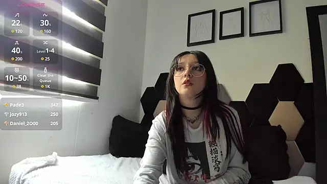 Maki Zein online show from 3, 2, 2025