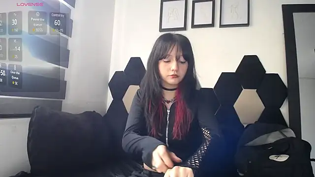 Maki Zein online show from 14, 2, 2025