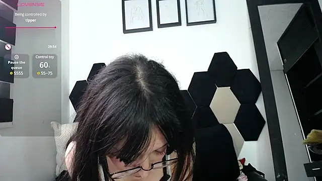 Maki Zein online show from 20, 2, 2025