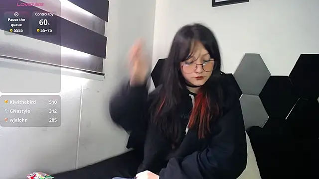 Maki Zein online show from 13, 3, 2025