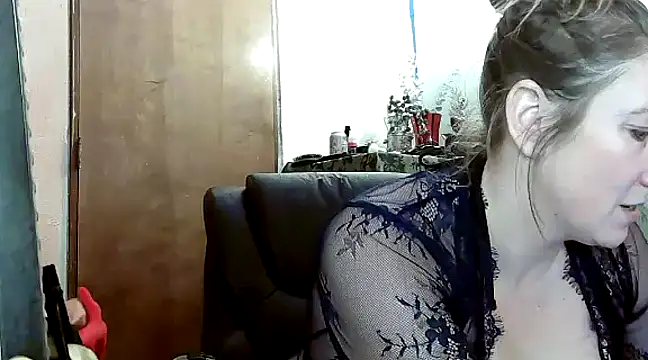 Snapshot of lilyhornyhousewife chatting on 16, 12, 2024 lilyhornyhousewife online show from 16, 12, 2024