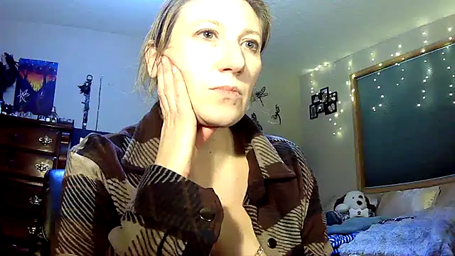 Snapshot of lilyhornyhousewife chatting on 26, 1, 2025 lilyhornyhousewife online show from 26, 1, 2025