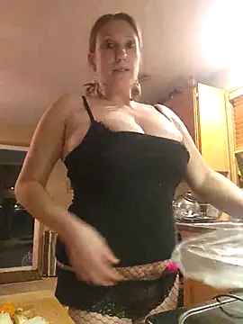 Snapshot of lilyhornyhousewife chatting on 21, 2, 2025 lilyhornyhousewife online show from 21, 2, 2025