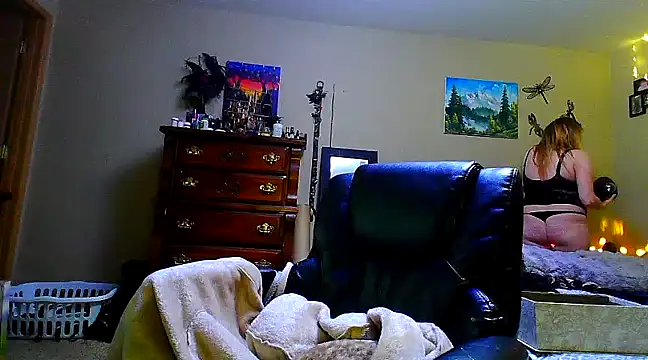 Snapshot of lilyhornyhousewife chatting on 8, 3, 2025 lilyhornyhousewife online show from 8, 3, 2025