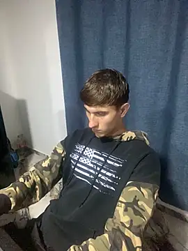 Snapshot of oliver_Lz chatting on 13, 10, 2025 oliver Lz online show from 13, 10, 2025