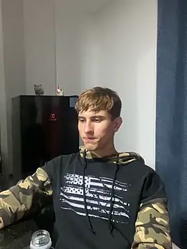 Snapshot of oliver_Lz chatting on 15, 10, 2025 oliver Lz online show from 15, 10, 2025