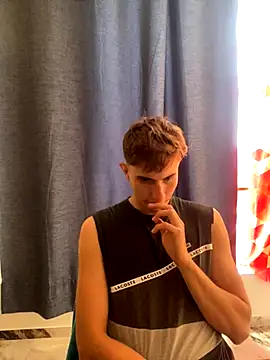 Snapshot of oliver_Lz chatting on 20, 10, 2025 oliver Lz online show from 20, 10, 2025