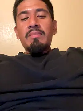 Snapshot of twohightwonut805 chatting on 6, 11, 2025 twohightwonut805 online show from 6, 11, 2025