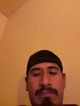 Snapshot of twohightwonut805 chatting on 18, 1, 2026 twohightwonut805 online show from 18, 1, 2026