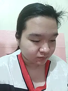 Snapshot of Thomgdee chatting on 4, 12, 2025 Thomgdee online show from 4, 12, 2025