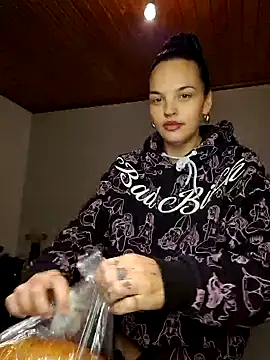 Jujuicy 97 online show from 10, 12, 2024
