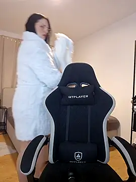 Jujuicy 97 online show from 8, 11, 2025