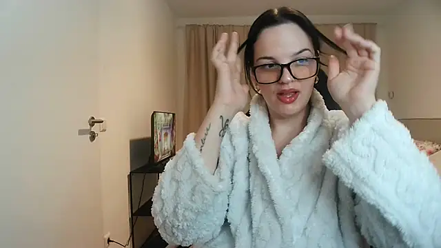 Jujuicy 97 online show from 18, 11, 2025