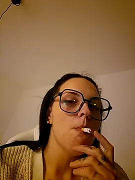 Snapshot of Jujuicy_97 chatting on 10, 6, 2026 Jujuicy 97 online show from 10, 6, 2026