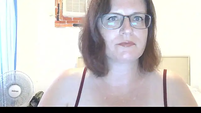 CrimsonMistress online show from 19, 3, 2026