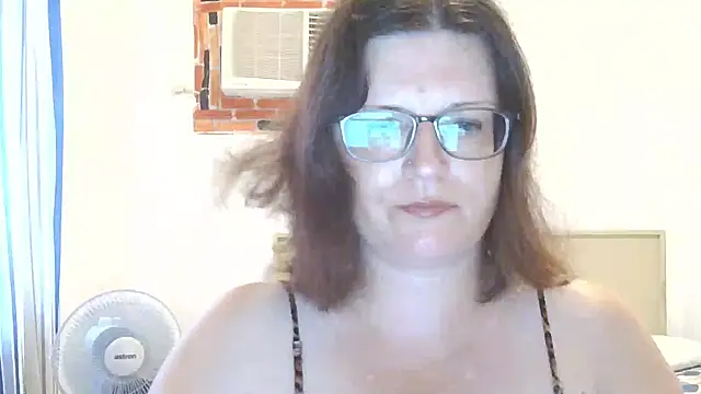 Snapshot of CrimsonMistress chatting on 23, 4, 2026 CrimsonMistress online show from 23, 4, 2026