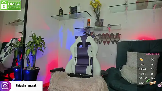 natashaanurak online show from 16, 1, 2025