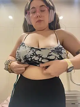 brooklynivy online show from 18, 11, 2025