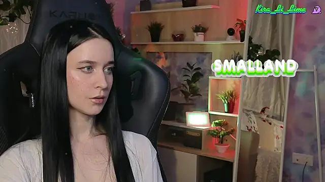 Snapshot of KiraLiLime chatting on 6, 1, 2025 KiraLiLime online show from 6, 1, 2025