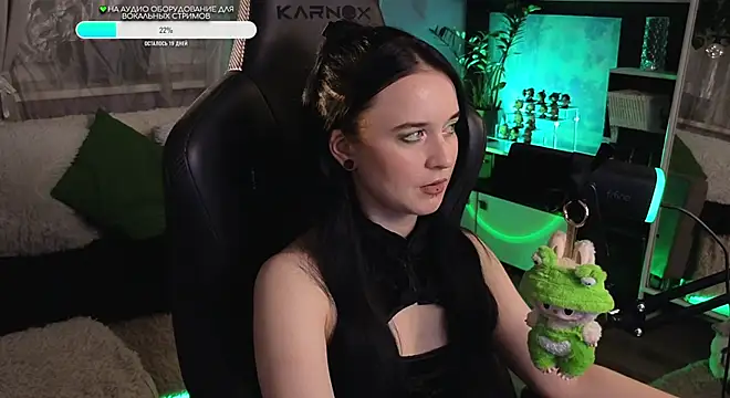 Snapshot of KiraLiLime chatting on 9, 10, 2025 KiraLiLime online show from 9, 10, 2025