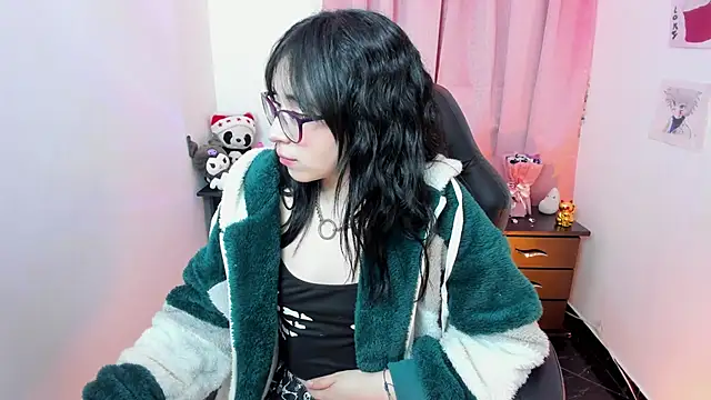 Snapshot of indra_cam chatting on 7, 1, 2025 indra cam online show from 7, 1, 2025