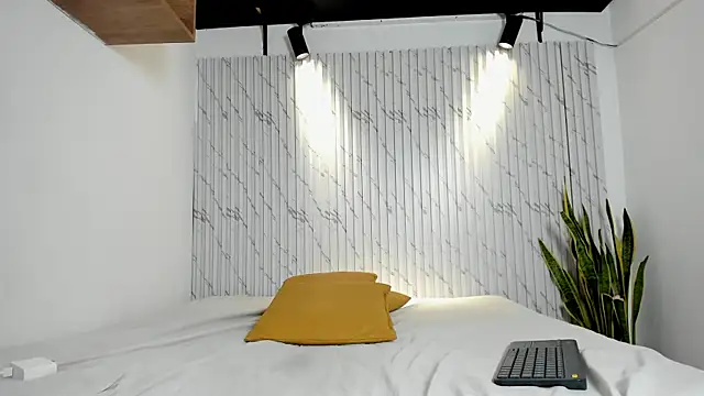 Snapshot of danielclarton1 chatting on 4, 12, 2024 danielclarton1 online show from 4, 12, 2024