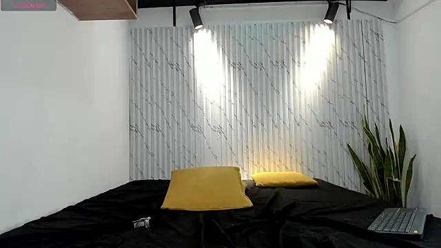 Snapshot of danielclarton1 chatting on 6, 12, 2024 danielclarton1 online show from 6, 12, 2024