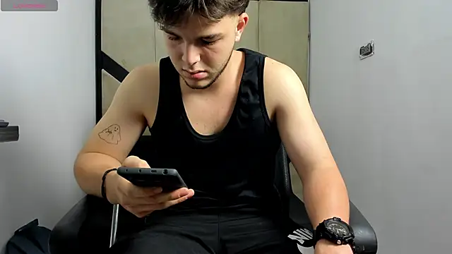 Snapshot of danielclarton1 chatting on 5, 2, 2025 danielclarton1 online show from 5, 2, 2025