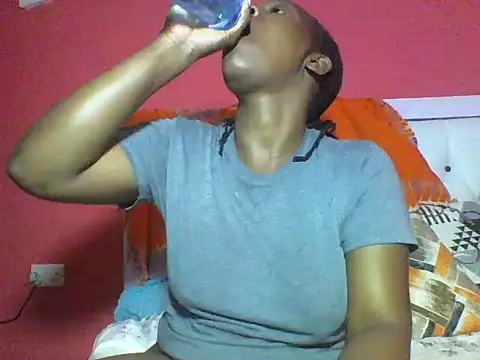 Snapshot of Sweet-piie chatting on 10, 10, 2025 Sweet-piie online show from 10, 10, 2025