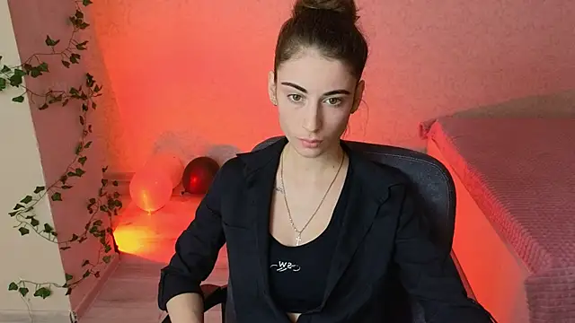 LittleFreya9 online show from 10, 12, 2024