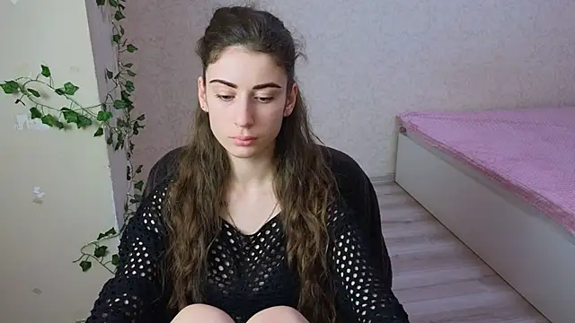 LittleFreya9 online show from 9, 1, 2025