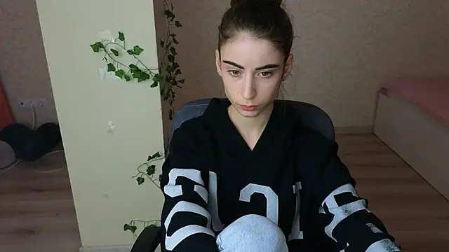 LittleFreya9 online show from 22, 1, 2025