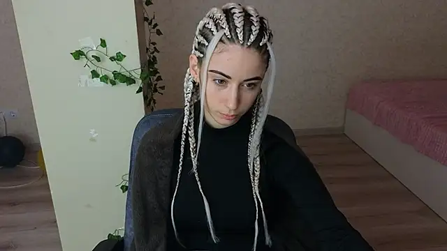 LittleFreya9 online show from 5, 2, 2025