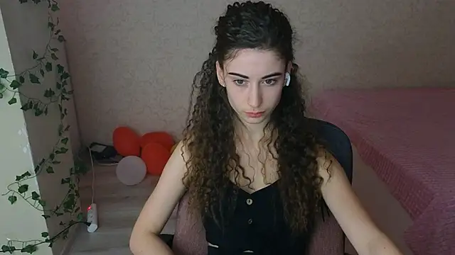 LittleFreya9 online show from 20, 2, 2025