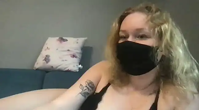 Snapshot of DirtyAlexIs chatting on 4, 12, 2024 DirtyAlexIs online show from 4, 12, 2024