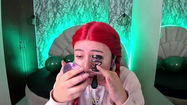 larissa01  online show from 18, 3, 2025