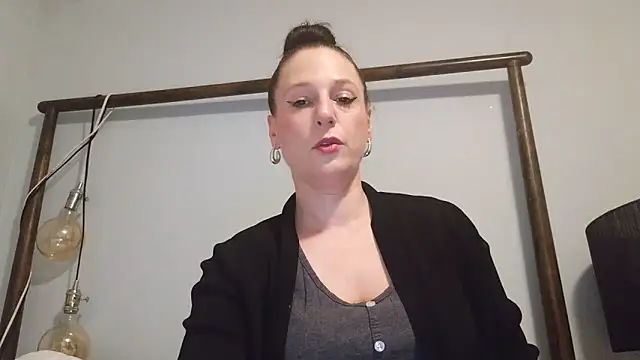 Audrey hotty online show from 8, 2, 2026