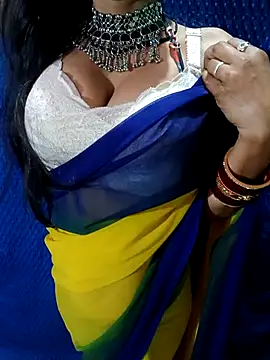 Snapshot of Savita_hotmom chatting on 5, 1, 2026 Savita hotmom online show from 5, 1, 2026