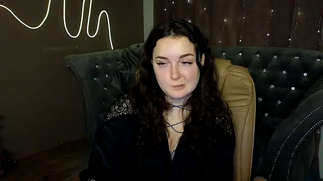 GloriNichols online show from 5, 1, 2025